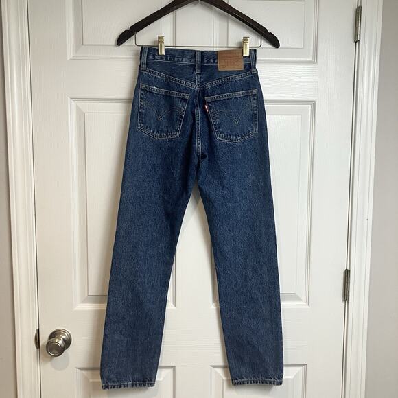 VTG Levi's 501 Womens Blue Denim Med Wash Button Fly Tapered Jeans Size 23x28 - Picture 2 of 16